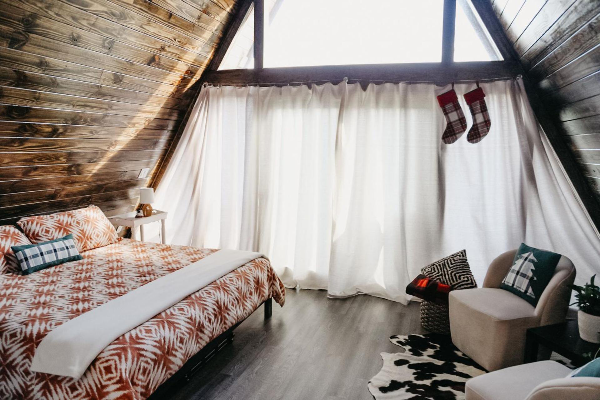 Chalet The Maverick: A-frame W/ Hammock And Tree View *