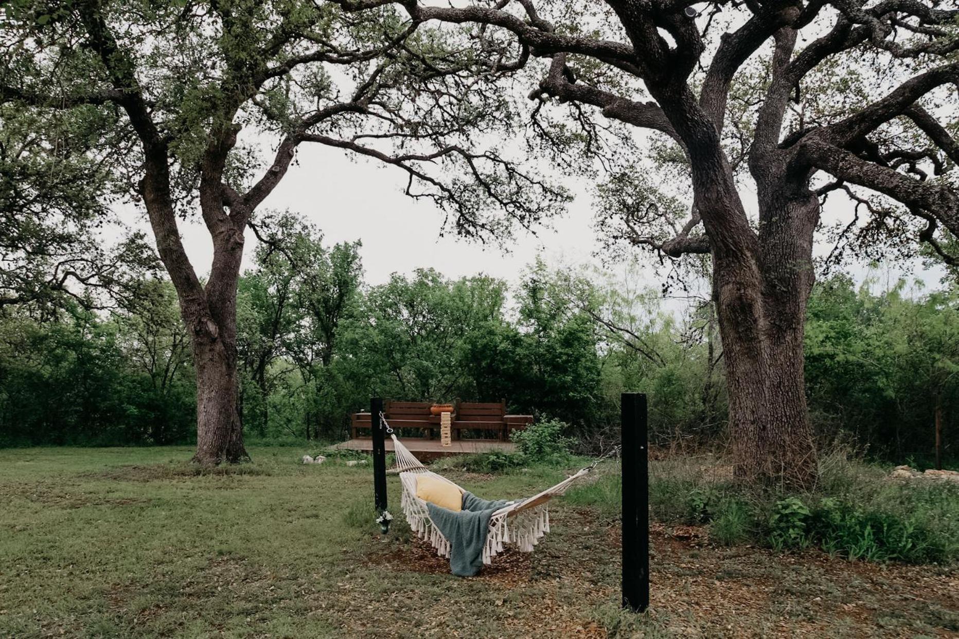 The Maverick: A-frame W/ Hammock And Tree View Chalet New Braunfels