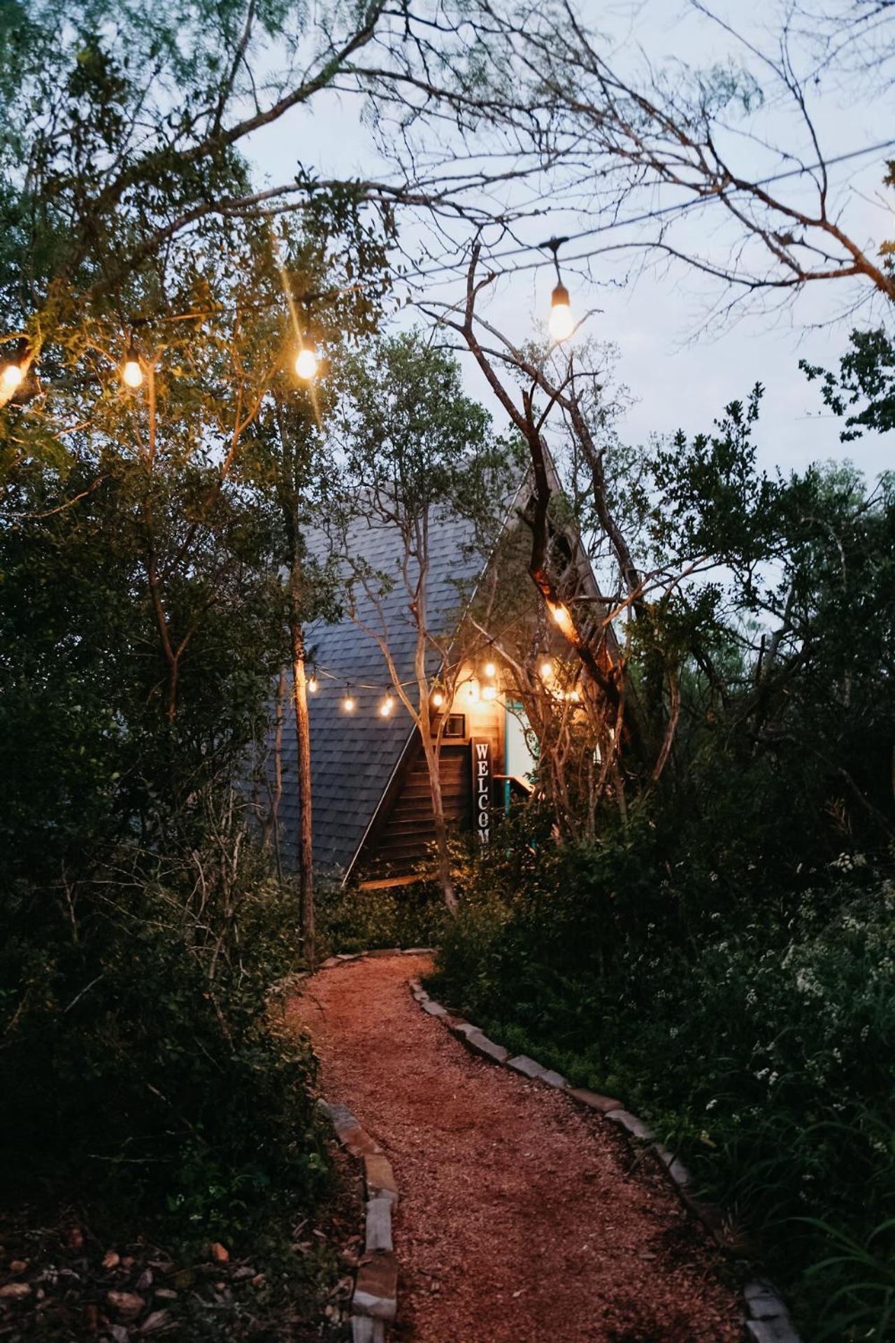 The Maverick: A-frame W/ Hammock And Tree View Chalet